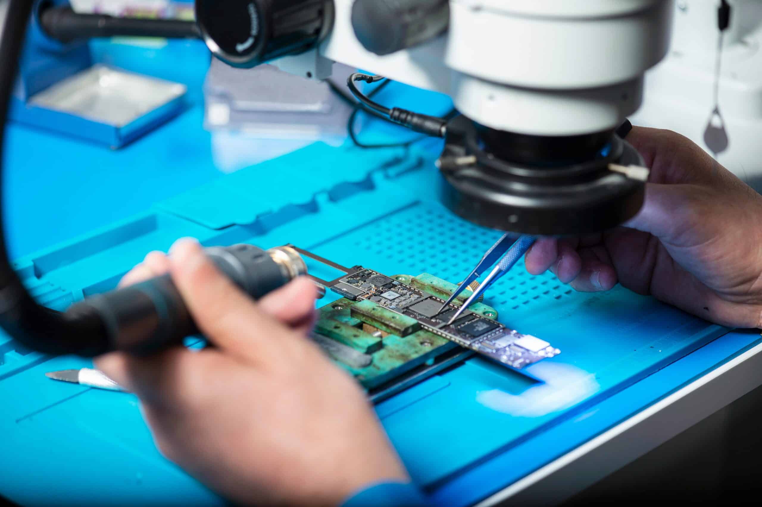 Elektronikfertigung und Entwicklung bei der KIRRON GmbH & Co. KG in Baden-Württemberg